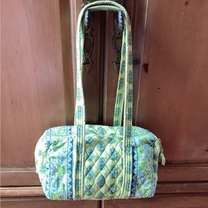 VERA BRADLEY. LIME GREEN COTTON QUILTED SHOULDER BAG. EXCELLENT CONDITION